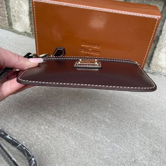 NIB DOONEY & BOURKE 1975 LEATHER WRISTLET Women's Brown Leather Wristlet - Picture 9 of 15
